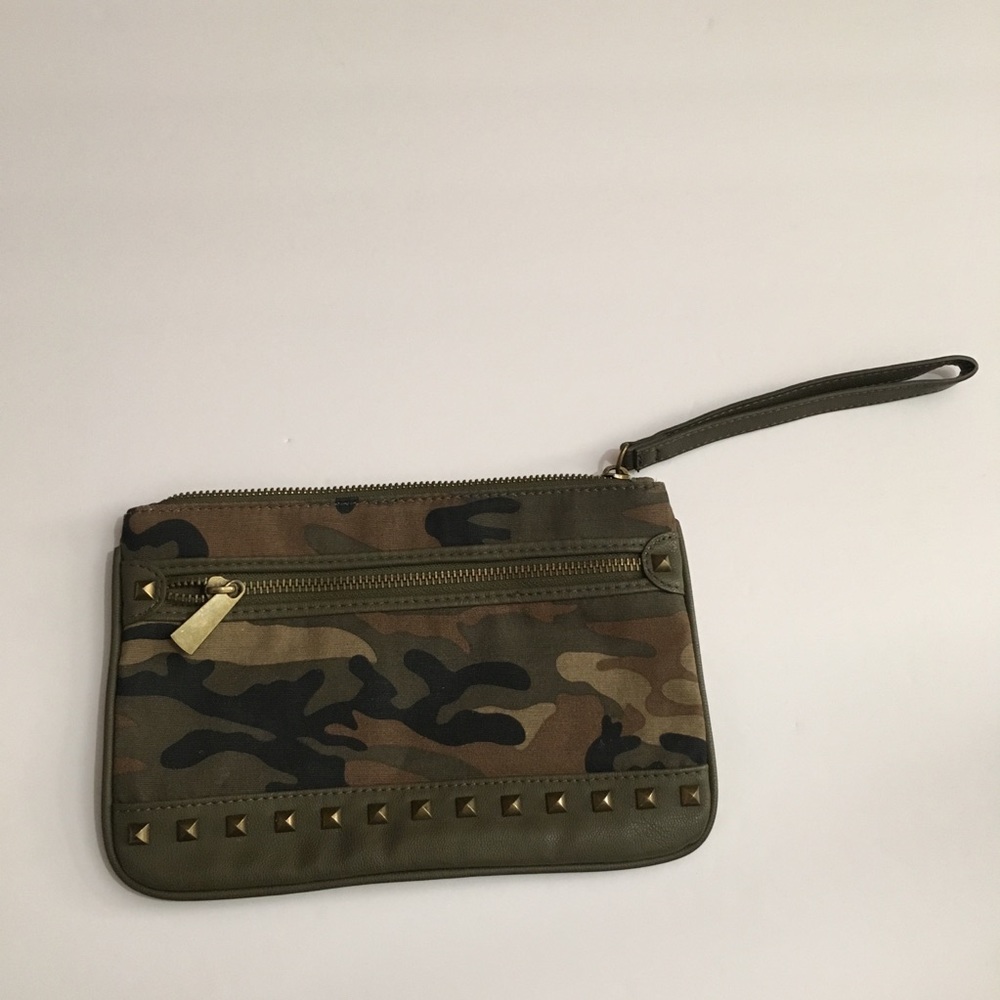 Camo wristlet Express